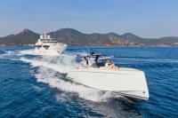 FLEUR yacht charter: FLEUR & Pardo Chase Boat