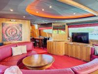 FIGI yacht charter: MAIN SALON WITH TV