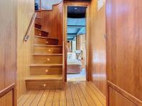 FIGI yacht charter: LOWER DECK