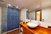 GETAWAY yacht charter: Master Cabin Bathroom