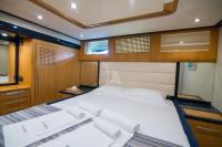 ANTAMAR-II yacht charter: VIP Suite