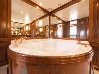 NEW-STAR yacht charter: Master En-Suite