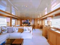 NEW-STAR yacht charter: Saloon