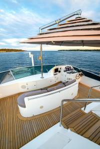 NEW-STAR yacht charter: Flybridge