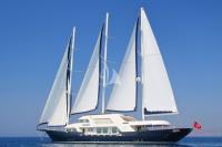 MEIRA yacht charter: Meira underway sails up