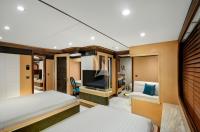 MEIRA yacht charter: Meira guest twin lower deck