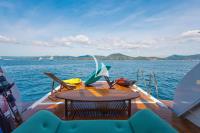 LUISA yacht charter: MY LUISA - BEACH CLUB