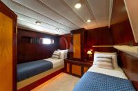 CANEREN yacht charter: Twin Cabin (Pullman)