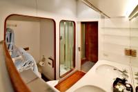 SOMETHING-COOL yacht charter: Fairytale Suite - Bathroom