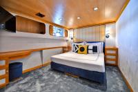 SOMETHING-COOL yacht charter: Double Suite