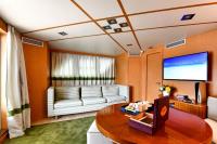 SOMETHING-COOL yacht charter: Playroom