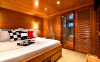 SOMETHING-COOL yacht charter: VIP Suite