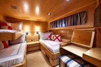 SOMETHING-COOL yacht charter: Triple Suite