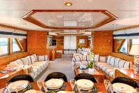 SOMETHING-COOL yacht charter: Salon