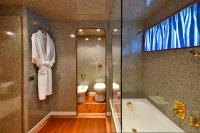 SOMETHING-COOL yacht charter: VIP Suite - Bath