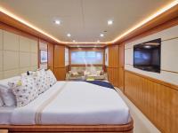 BEST-OFF yacht charter: Lower Deck Master Cabin