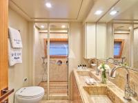 BEST-OFF yacht charter: Main Deck Master Cabin En-suite