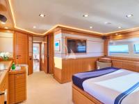 BEST-OFF yacht charter: Main Deck Master Cabin