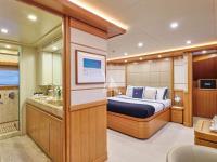 BEST-OFF yacht charter: Main Deck Master Cabin