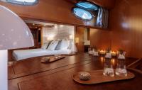 VA-BENE yacht charter: Master suite