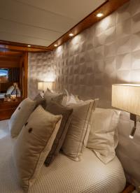 VA-BENE yacht charter: Master suite