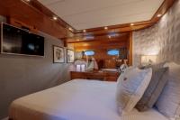 VA-BENE yacht charter: Master suite