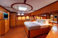 SERENITY-86 yacht charter: Master Cabin