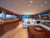 SUNLINER-X yacht charter: Living Room