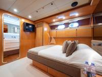 SUNLINER-X yacht charter: Double Cabin