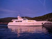 MILOS-AT-SEA yacht charter: MILOS AT SEA - photo 43