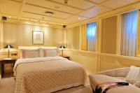 CHRISTINA-O yacht charter: guest cabin