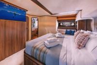 OXYGEN-8 yacht charter: Master suite