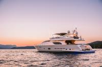 OXYGEN-8 yacht charter: OXYGEN 8